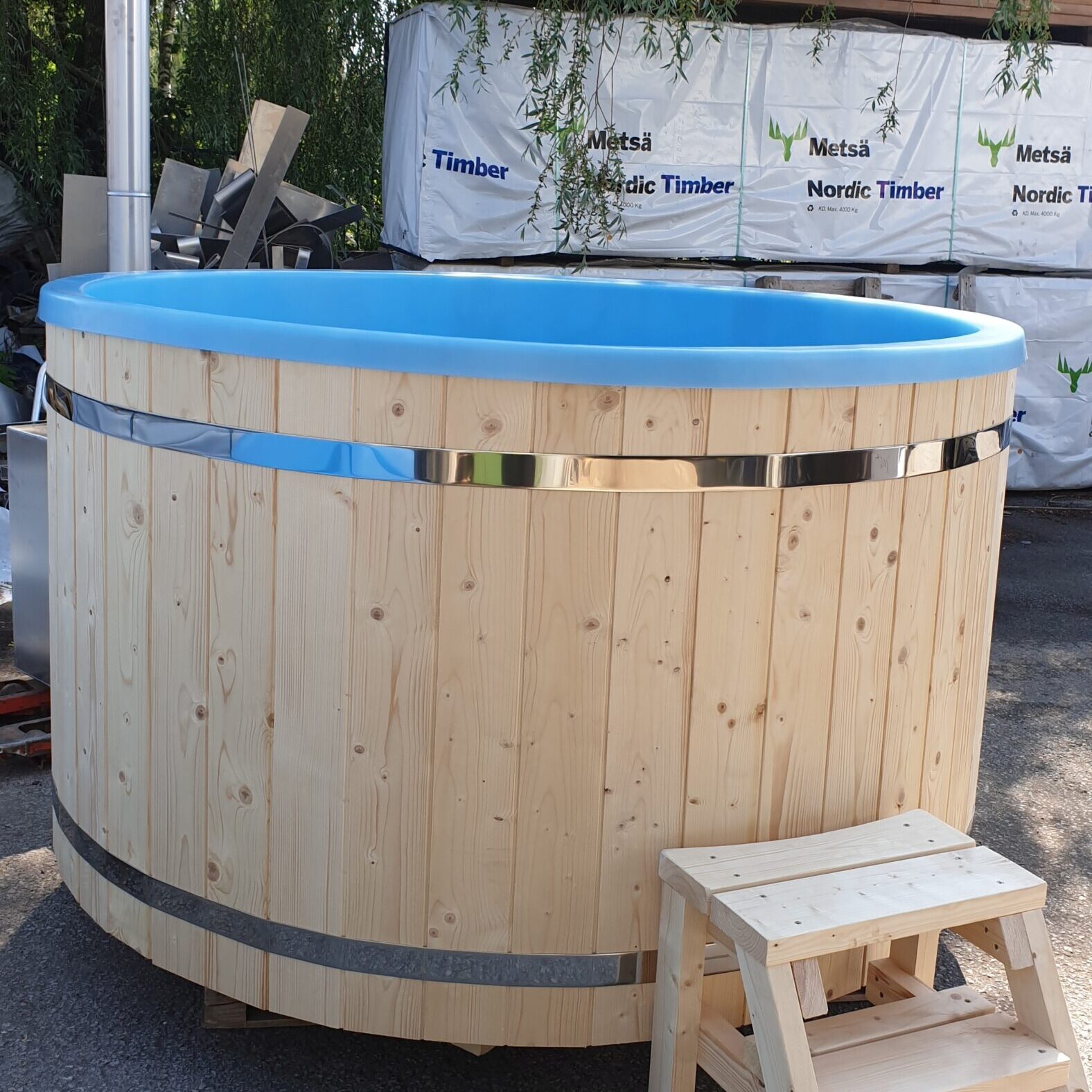 Kunstoff Badefass mit Fichte