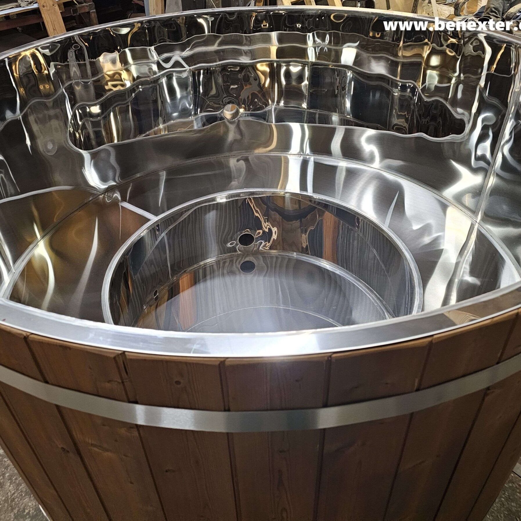 ruostumattomasta teräksestä kylpytynnyri